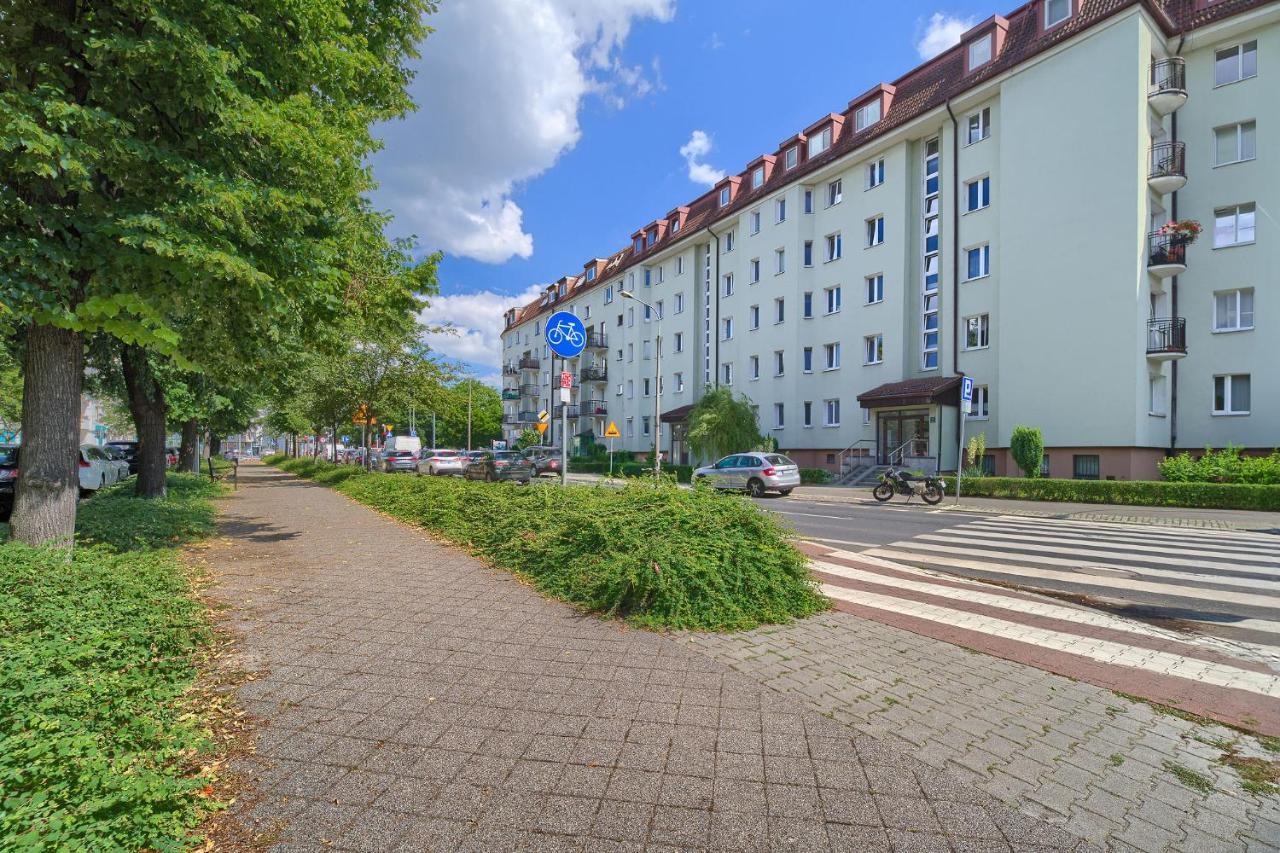 Апартаменты Family Center Spot Познань Экстерьер фото